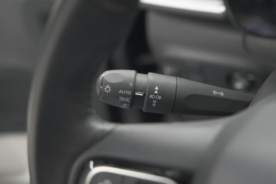 Citroën C3 PureTech 110 EAT6 Shine | Camera | Dodehoekdetecttie | Navigatie | Apple Carplay