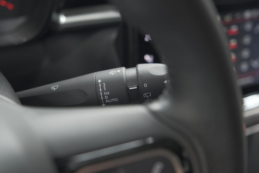 Citroën C3 PureTech 110 EAT6 Shine | Camera | Dodehoekdetecttie | Navigatie | Apple Carplay