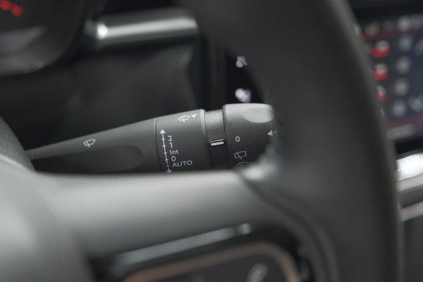 Citroën C3 PureTech 110 EAT6 Shine | Camera | Dodehoekdetecttie | Navigatie | Apple Carplay