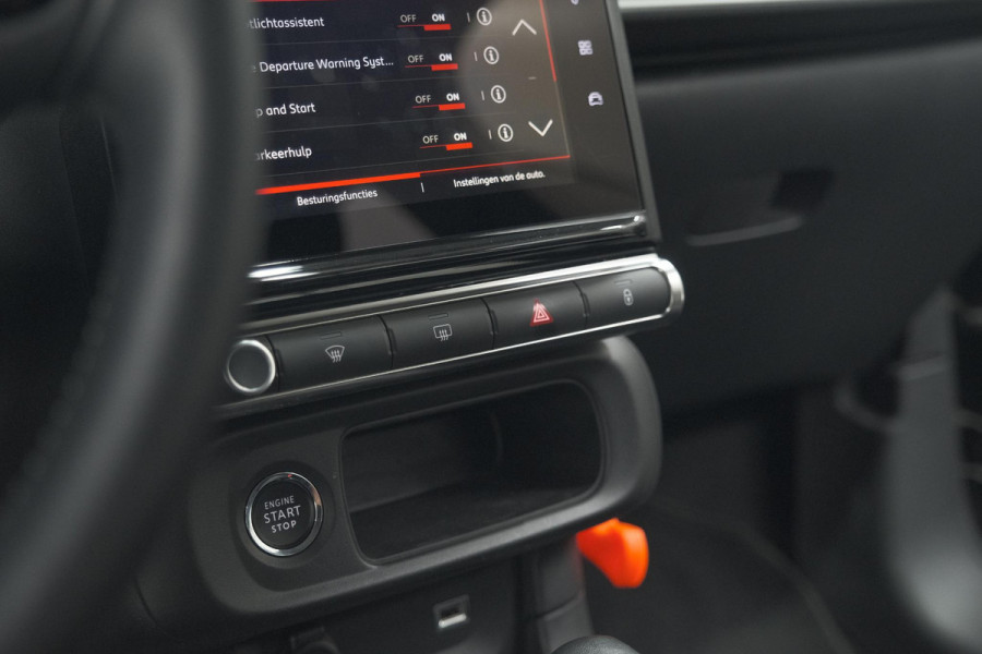 Citroën C3 PureTech 110 EAT6 Shine | Camera | Dodehoekdetecttie | Navigatie | Apple Carplay