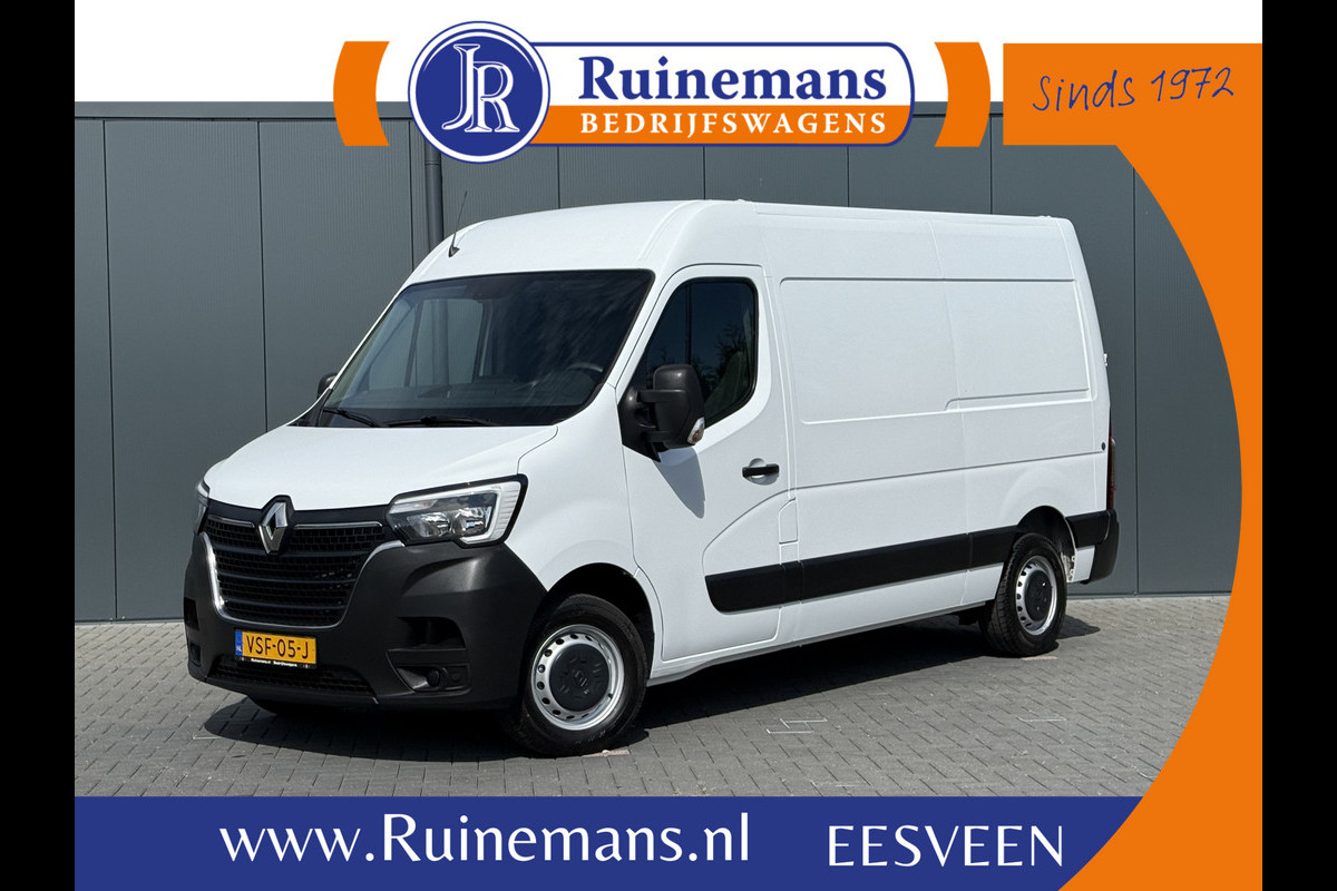 Renault Master T35 2.3 dCi 135 PK / L2H2 / 1e EIG. / TREKHAAK / AIRCO / 3-ZITS / NAVI / LED / NETTE BUS Renault Master T35 2.3 dCi 135 PK / L2H2 / 1e EIG. / TREKHAAK / AIRCO / 3-ZITS / NAVI / LED / NETTE BUS