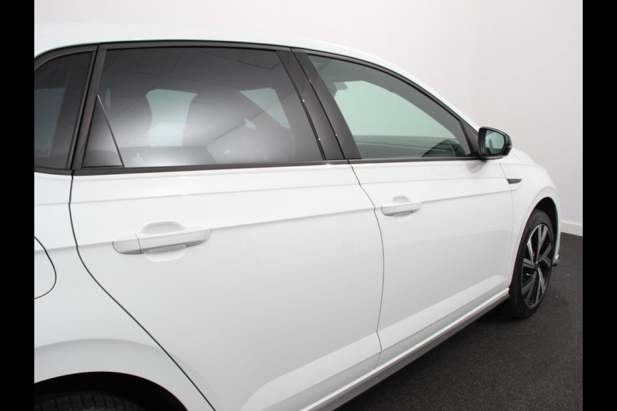 Volkswagen Polo 1.0 TSI R-Line DSG Navigatie App Connect Climate Control DAB LED Parkeer sensoren Cruise control adaptive Lichtmetalen velgen