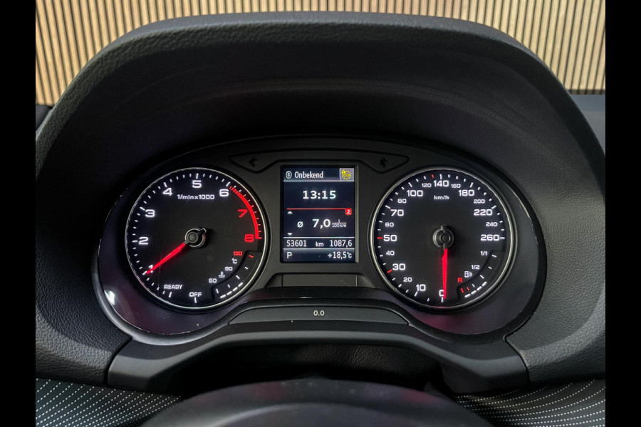 Audi Q2 35 TFSI S Line - Ambiance - Trekhaak - Keyles
