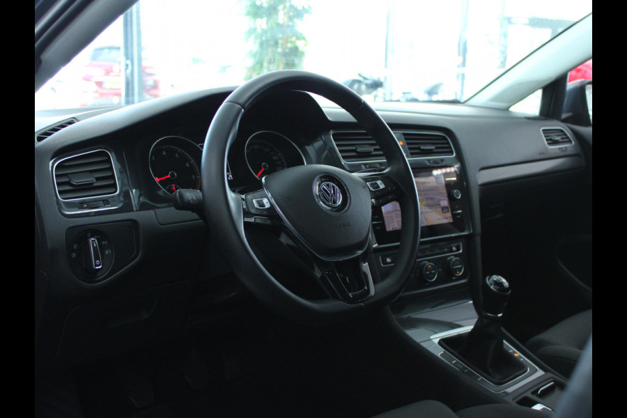 Volkswagen Golf 1.5 TSI Comfortline Business NL AUTO | CAMERA | CARPLAY | STOELVERW |