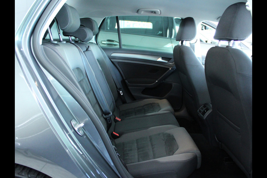 Volkswagen Golf 1.5 TSI Comfortline Business NL AUTO | CAMERA | CARPLAY | STOELVERW |