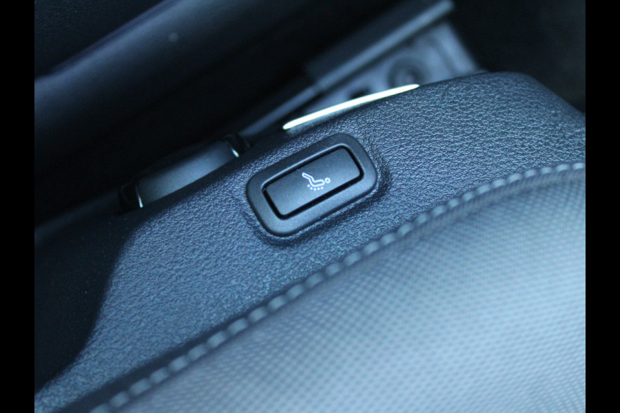 Volkswagen Golf 1.5 TSI Comfortline Business NL AUTO | CAMERA | CARPLAY | STOELVERW |