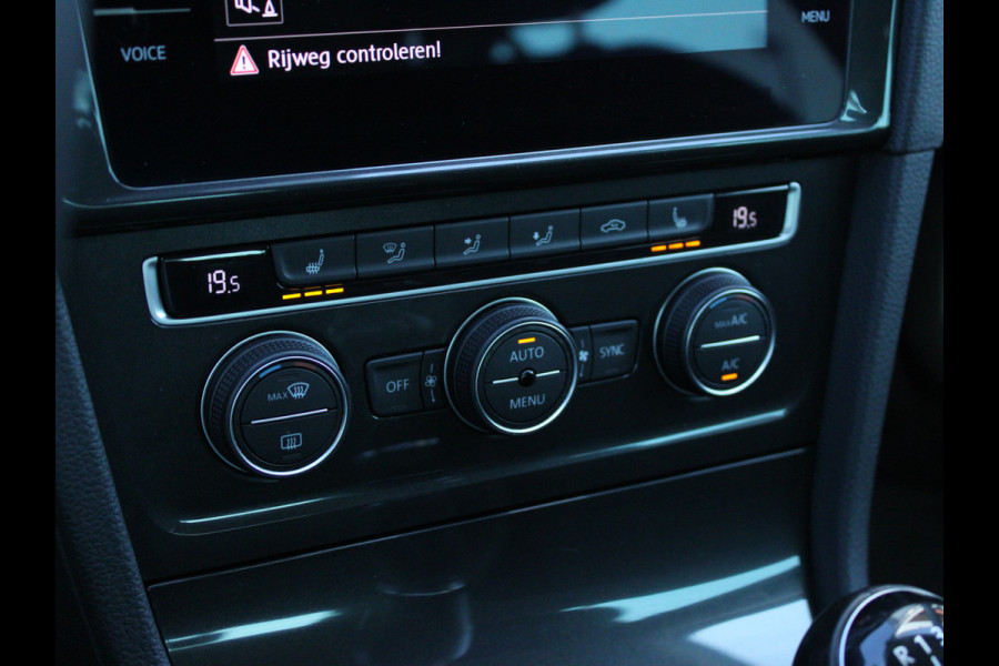 Volkswagen Golf 1.5 TSI Comfortline Business NL AUTO | CAMERA | CARPLAY | STOELVERW |