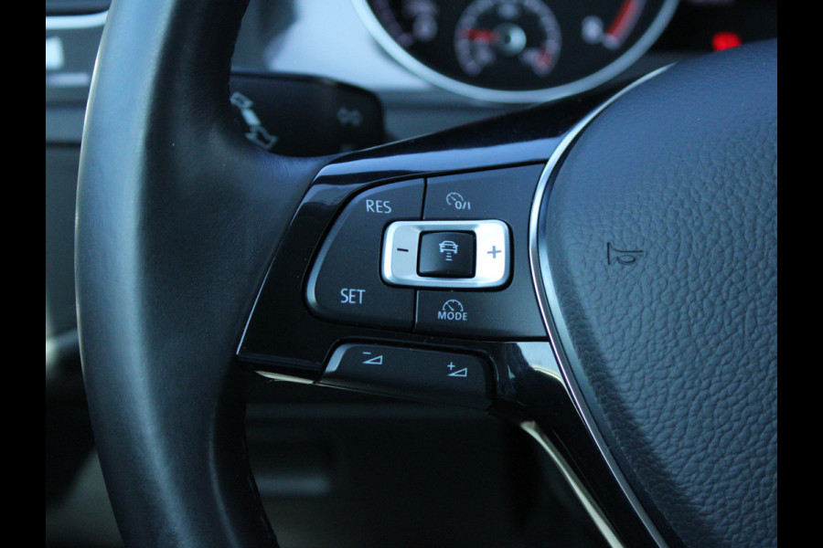 Volkswagen Golf 1.5 TSI Comfortline Business NL AUTO | CAMERA | CARPLAY | STOELVERW |