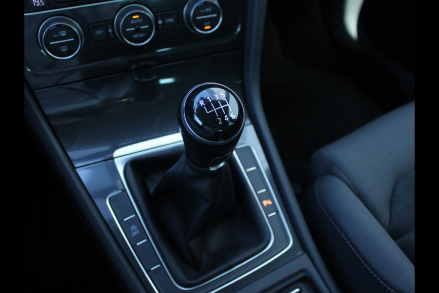 Volkswagen Golf 1.5 TSI Comfortline Business NL AUTO | CAMERA | CARPLAY | STOELVERW |