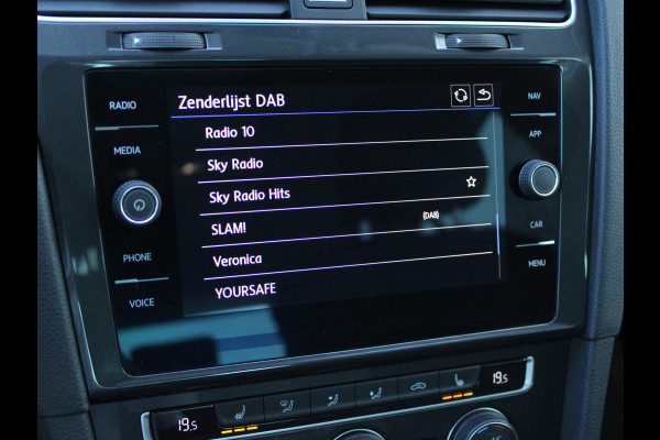 Volkswagen Golf 1.5 TSI Comfortline Business NL AUTO | CAMERA | CARPLAY | STOELVERW |
