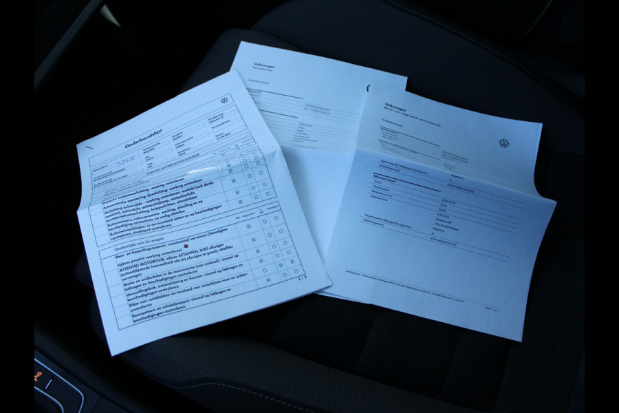 Volkswagen Golf 1.5 TSI Comfortline Business NL AUTO | CAMERA | CARPLAY | STOELVERW |