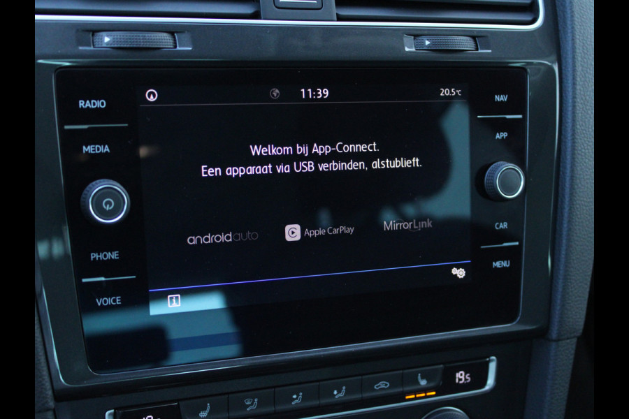 Volkswagen Golf 1.5 TSI Comfortline Business NL AUTO | CAMERA | CARPLAY | STOELVERW |