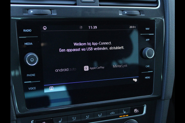 Volkswagen Golf 1.5 TSI Comfortline Business NL AUTO | CAMERA | CARPLAY | STOELVERW |