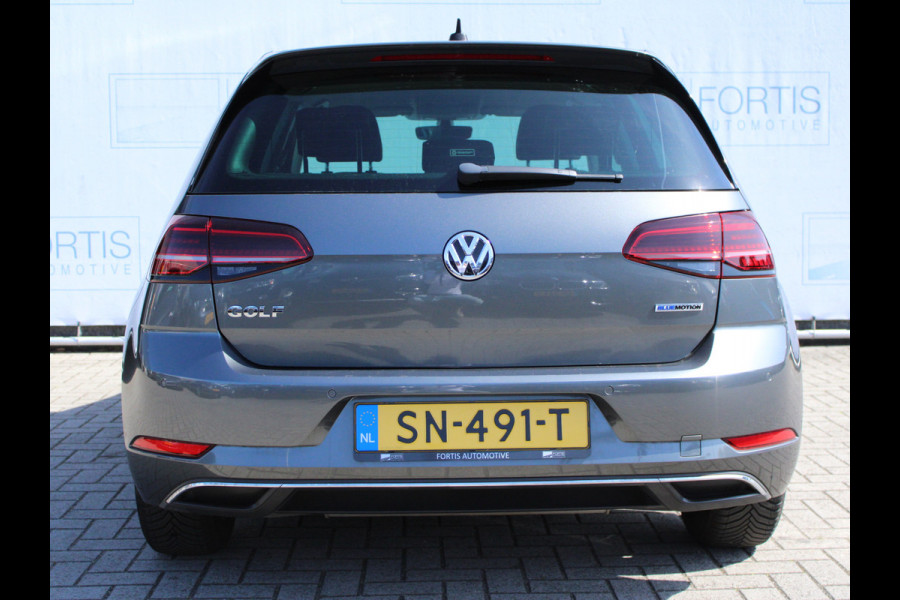 Volkswagen Golf 1.5 TSI Comfortline Business NL AUTO | CAMERA | CARPLAY | STOELVERW |