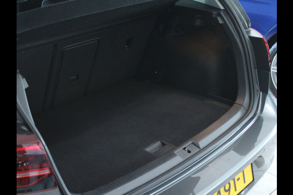 Volkswagen Golf 1.5 TSI Comfortline Business NL AUTO | CAMERA | CARPLAY | STOELVERW |
