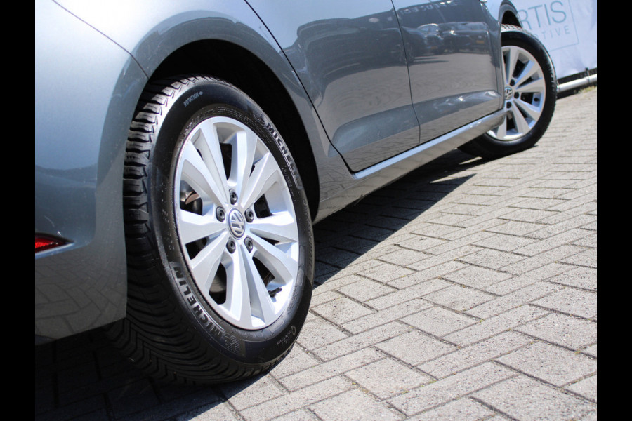 Volkswagen Golf 1.5 TSI Comfortline Business NL AUTO | CAMERA | CARPLAY | STOELVERW |