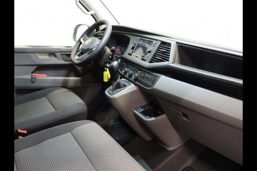 Volkswagen Transporter 2.0 TDI L2H1 28 Highline Automaat Trekhaak Navigatie Apple Carplay Lm velgen Cruisecontrol ACC