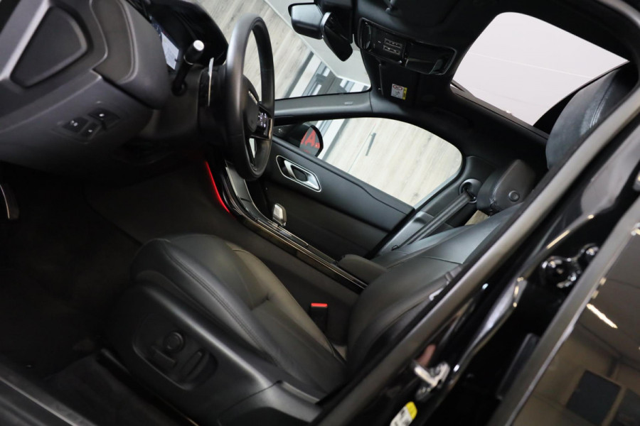 Land Rover Range Rover Velar 2.0 P400e AWD Dynamic SE PHEV / New Model / Acc / Lane Assist / Dode Hoek / Leder / Open Panoramadak