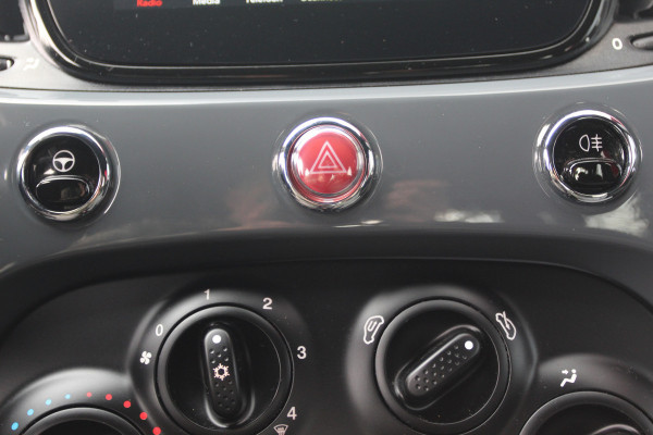 Fiat 500 1.2 Lounge Automaat! | Cruise Control | All-season Banden | Apple/Android CarPlay