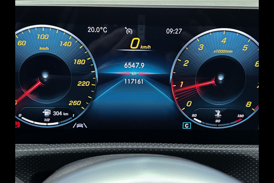 Mercedes-Benz A-Klasse 160 Business Solution AMG 5 spaaks lichtmetalen velgen | Navigatie | Parking support | Inclusief 24 maanden Mercedes-Benz Certified garantie voor Europa. / Auto Show Tilburg