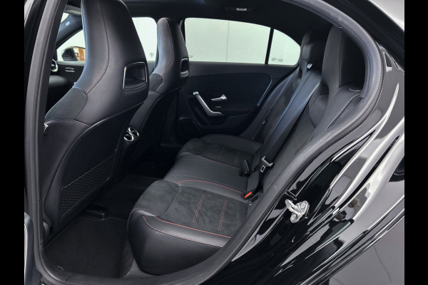 Mercedes-Benz A-Klasse 160 Business Solution AMG 5 spaaks lichtmetalen velgen | Navigatie | Parking support | Inclusief 24 maanden Mercedes-Benz Certified garantie voor Europa. / Auto Show Tilburg