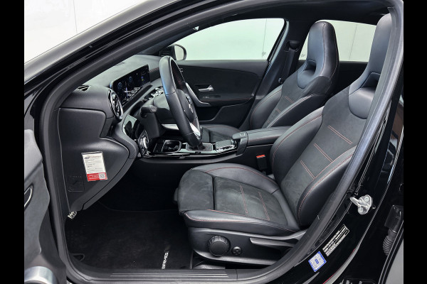 Mercedes-Benz A-Klasse 160 Business Solution AMG 5 spaaks lichtmetalen velgen | Navigatie | Parking support | Inclusief 24 maanden Mercedes-Benz Certified garantie voor Europa. / Auto Show Tilburg