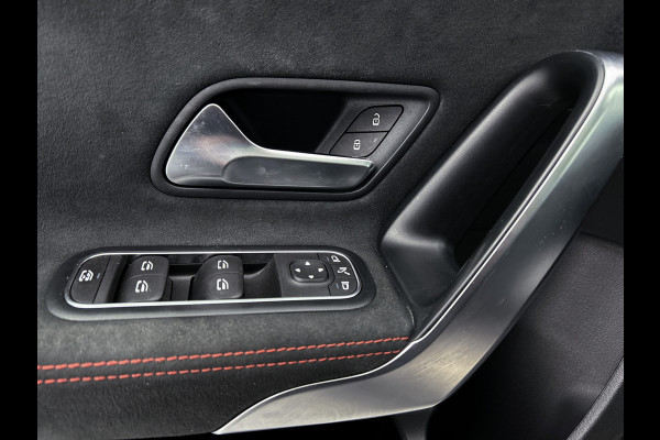 Mercedes-Benz A-Klasse 160 Business Solution AMG 5 spaaks lichtmetalen velgen | Navigatie | Parking support | Inclusief 24 maanden Mercedes-Benz Certified garantie voor Europa. / Auto Show Tilburg