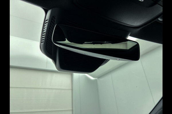 Mercedes-Benz A-Klasse 160 Business Solution AMG 5 spaaks lichtmetalen velgen | Navigatie | Parking support | Inclusief 24 maanden Mercedes-Benz Certified garantie voor Europa. / Auto Show Tilburg