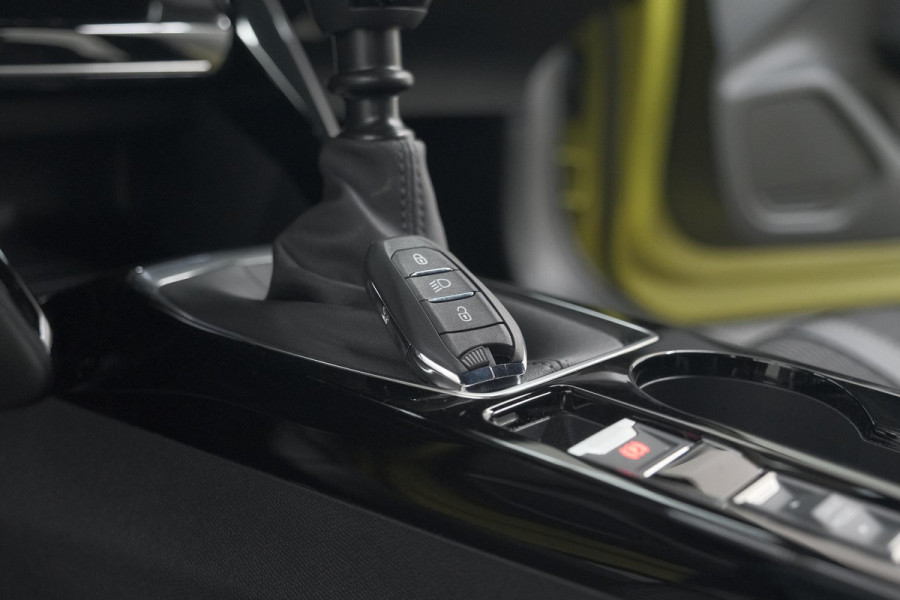 Peugeot 208 PureTech 100 GT | Camera | Apple Carplay | Parkeersensoren