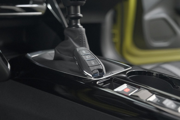 Peugeot 208 PureTech 100 GT | Camera | Apple Carplay | Parkeersensoren