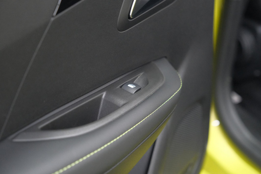Peugeot 208 PureTech 100 GT | Camera | Apple Carplay | Parkeersensoren