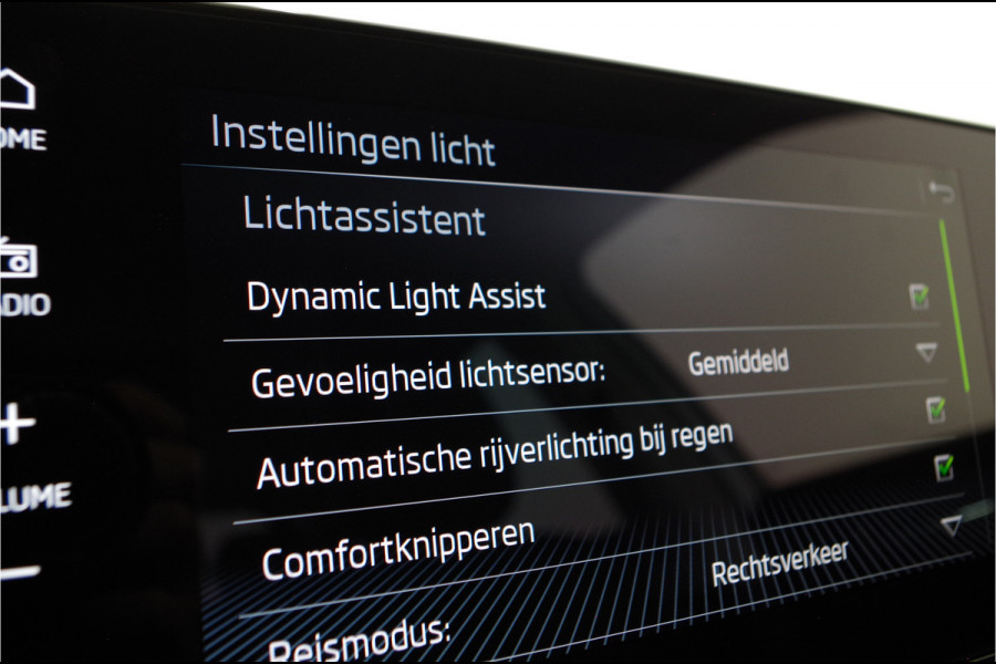 Škoda Kamiq 1.0 TSI Business Edition > Automaat/Zwart dak/Trekhaak/17inch/Winterpakket/Design-pakket Suite... | 7881 |