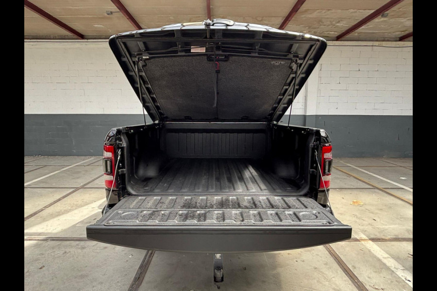 Dodge Ram 1500 Limited Night 5.7 V8 401PK 360cam 4X4 PANO Luchtvering