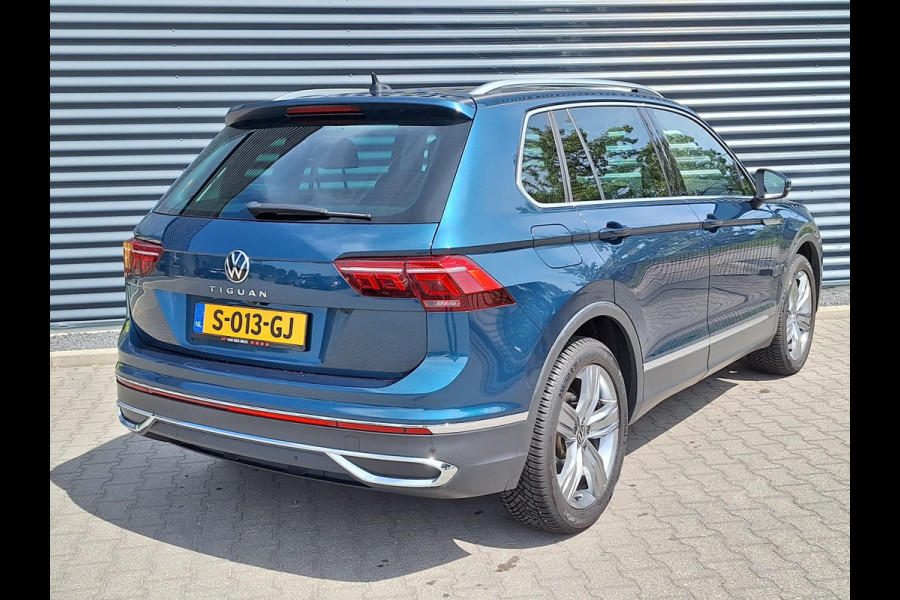 Volkswagen Tiguan 1.5 TSI R-Line 150 pk DSG | Carplay | Adaptief Cruise | Stuur/Stoelverwarming | IQ Light | Camera | Spraakbediening |