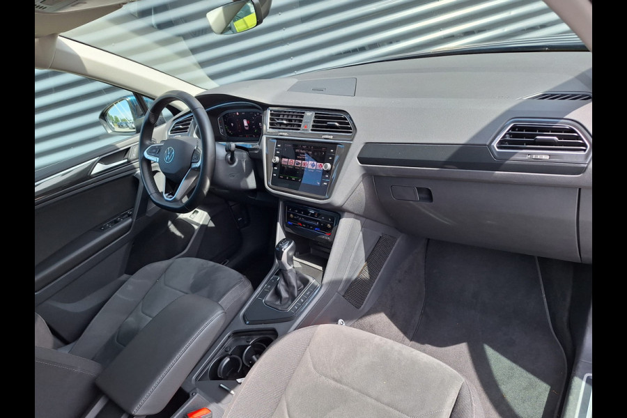 Volkswagen Tiguan 1.5 TSI R-Line 150 pk DSG | Carplay | Adaptief Cruise | Stuur/Stoelverwarming | IQ Light | Camera | Spraakbediening |