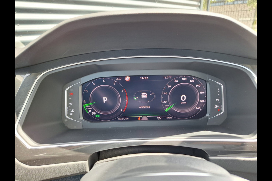 Volkswagen Tiguan 1.5 TSI R-Line 150 pk DSG | Carplay | Adaptief Cruise | Stuur/Stoelverwarming | IQ Light | Camera | Spraakbediening |