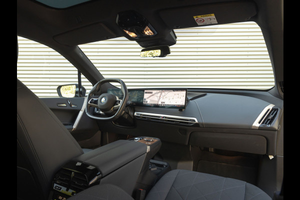 BMW iX xDrive50 - Pano - Driving Ass Prof - Stoelventilatie - Laserlight