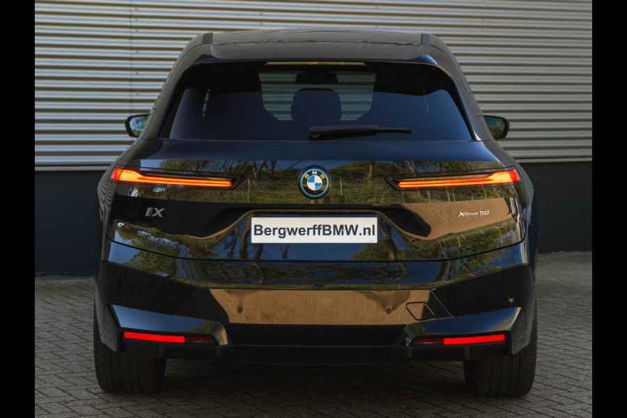 BMW iX xDrive50 - Pano - Driving Ass Prof - Stoelventilatie - Laserlight