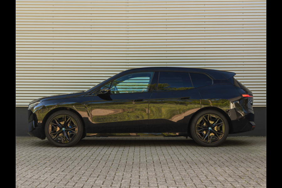 BMW iX xDrive50 - Pano - Driving Ass Prof - Stoelventilatie - Laserlight