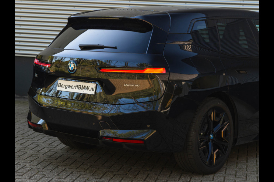 BMW iX xDrive50 - Pano - Driving Ass Prof - Stoelventilatie - Laserlight
