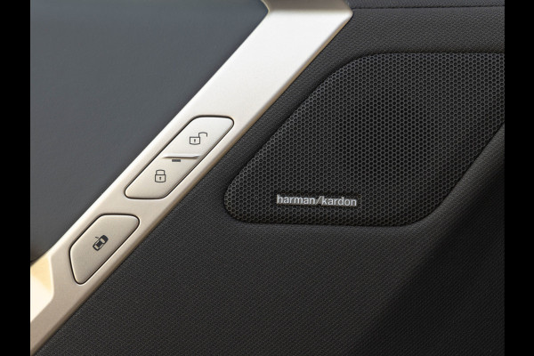 BMW iX xDrive50 - Pano - Driving Ass Prof - Stoelventilatie - Laserlight