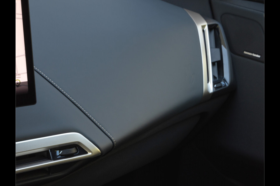 BMW iX xDrive50 - Pano - Driving Ass Prof - Stoelventilatie - Laserlight