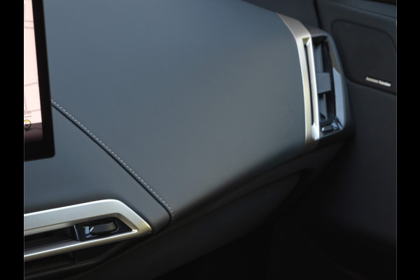 BMW iX xDrive50 - Pano - Driving Ass Prof - Stoelventilatie - Laserlight