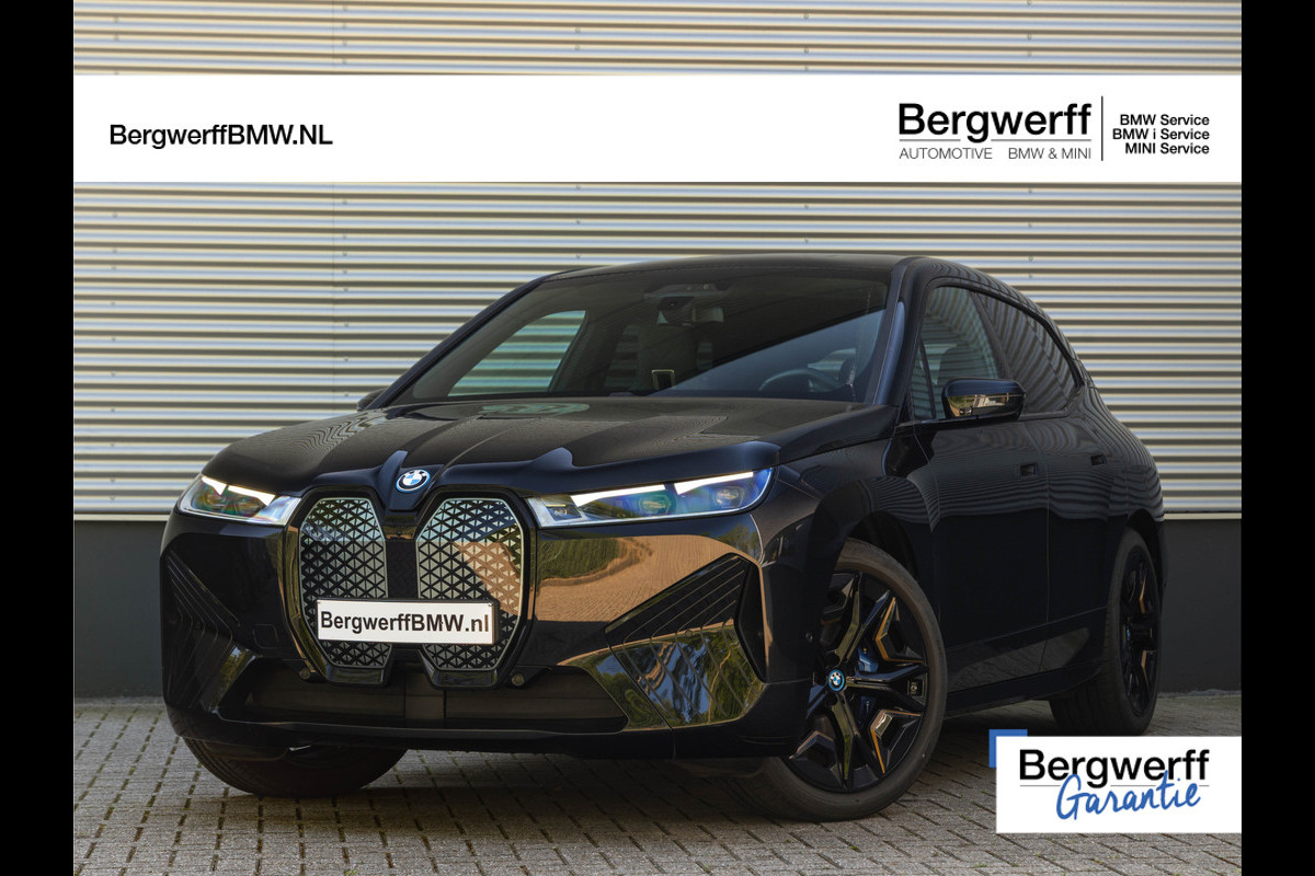 BMW iX xDrive50 - Pano - Driving Ass Prof - Stoelventilatie - Laserlight BMW iX xDrive50 - Pano - Driving Ass Prof - Stoelventilatie - Laserlight