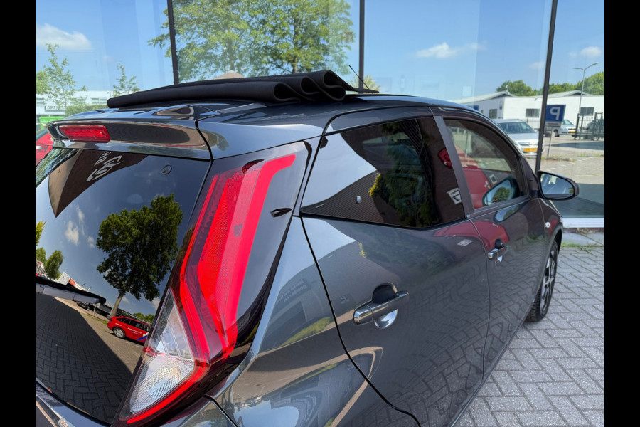 Toyota Aygo 1.0 VVT-i x-joy cabrio - Navi - Climate - Org.NL
