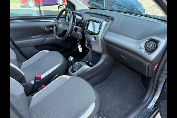 Toyota Aygo 1.0 VVT-i x-joy cabrio - Navi - Climate - Org.NL