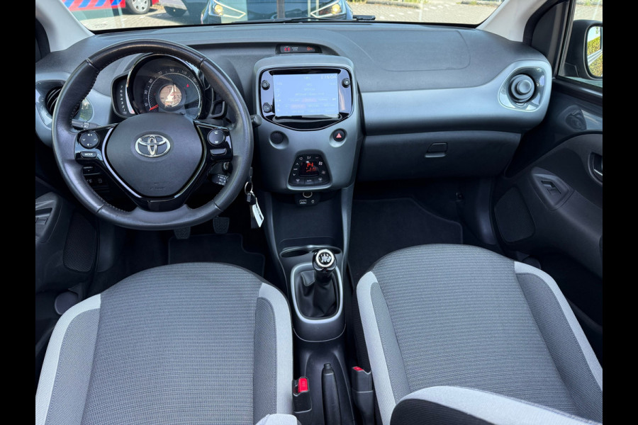 Toyota Aygo 1.0 VVT-i x-joy cabrio - Navi - Climate - Org.NL