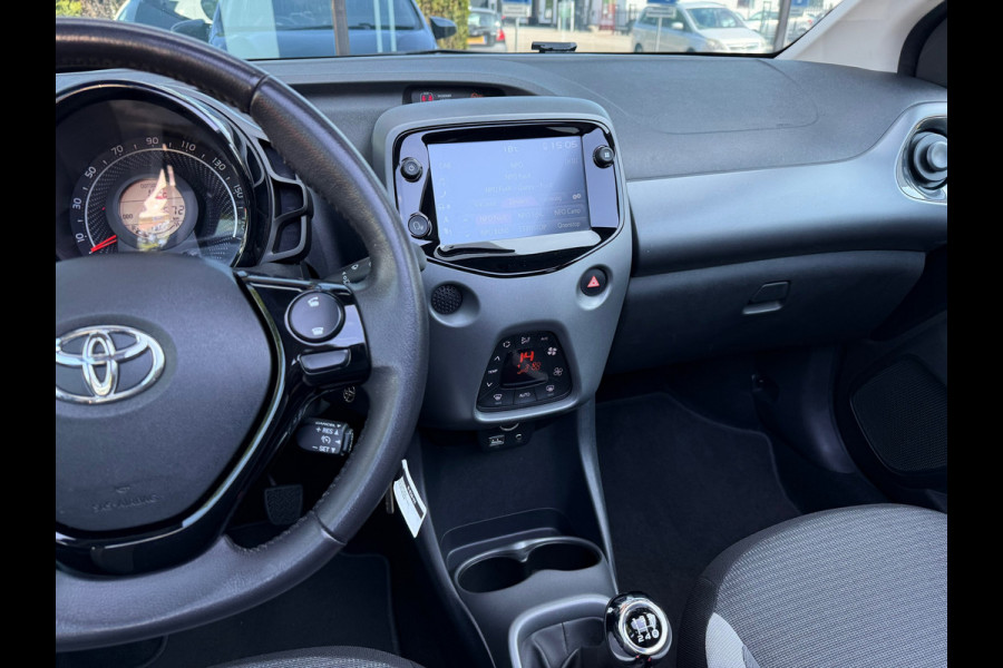 Toyota Aygo 1.0 VVT-i x-joy cabrio - Navi - Climate - Org.NL