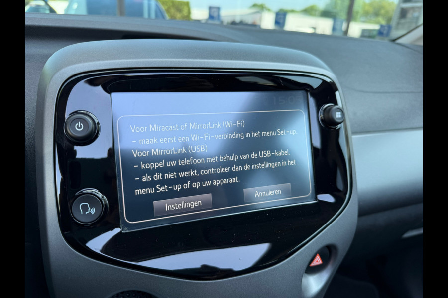Toyota Aygo 1.0 VVT-i x-joy cabrio - Navi - Climate - Org.NL