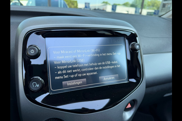 Toyota Aygo 1.0 VVT-i x-joy cabrio - Navi - Climate - Org.NL